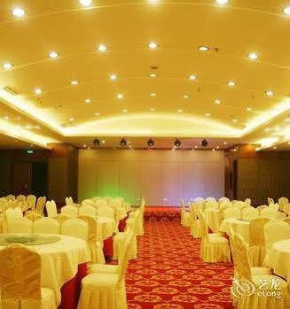 צ'נגדו Wu Liang Ye Grand Hotel מראה חיצוני תמונה