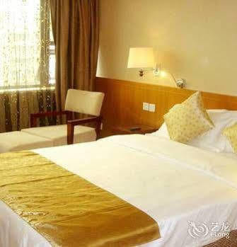 צ'נגדו Wu Liang Ye Grand Hotel מראה חיצוני תמונה