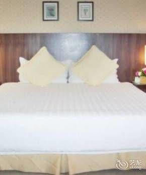 צ'נגדו Wu Liang Ye Grand Hotel מראה חיצוני תמונה